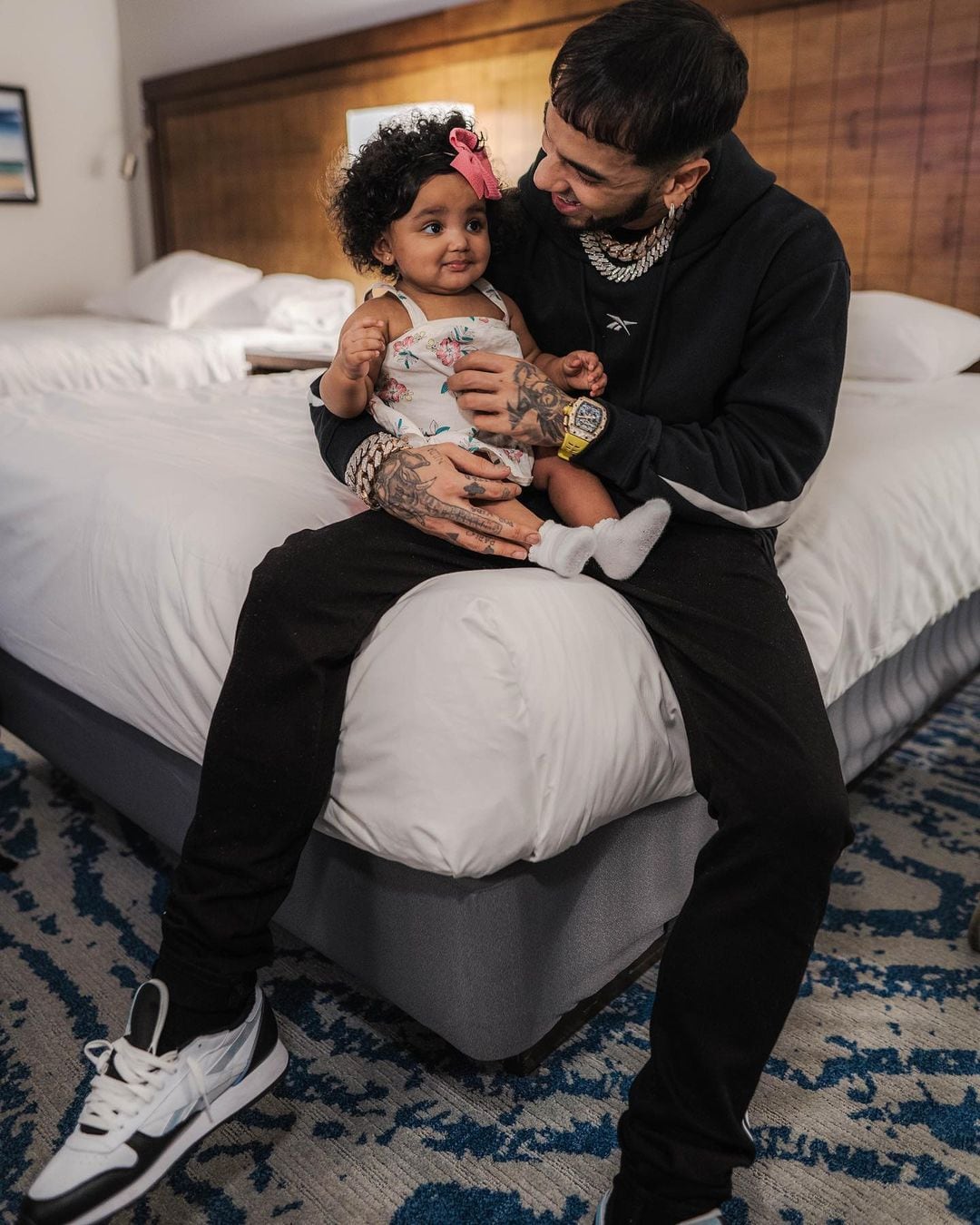 Anuel AA conoce y convive con Gianella Gazmey, la hija que tuvo con ...